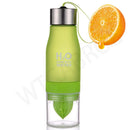 Garrafa Esportiva com Infusor de Frutas 650ml — Plástica, Portátil e Reutilizável